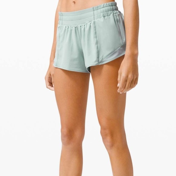 Lululemon Hotty Hot Short II *2.5"
Hazy Jade size 10 - Picture 6 of 6